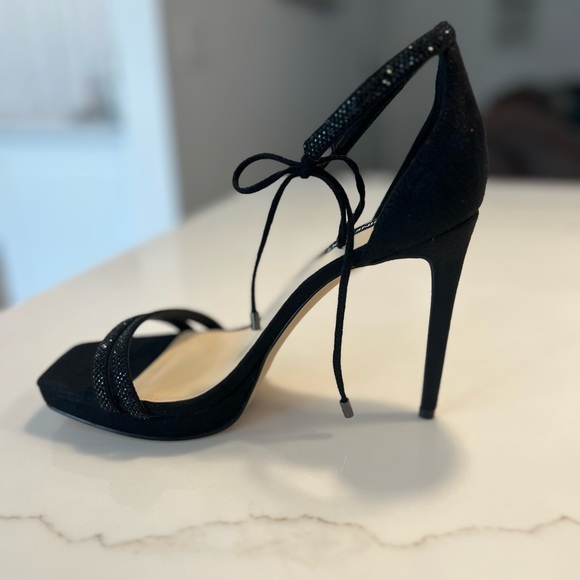 Nine West-Zaedyn 2 -Front tie high heel sandals. Size 9 M - Picture 3 of 12